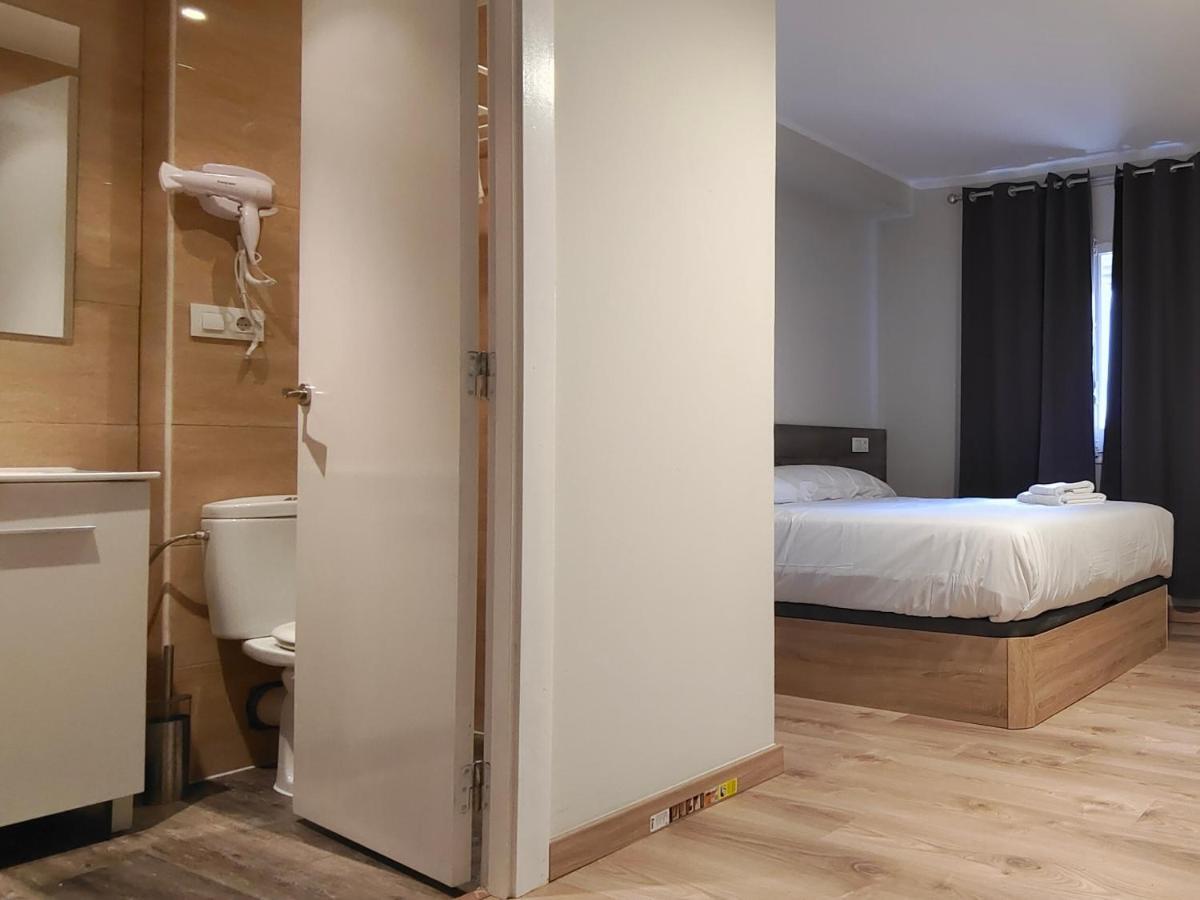Hotel Mega Figueres Figueres  Zewnętrze zdjęcie