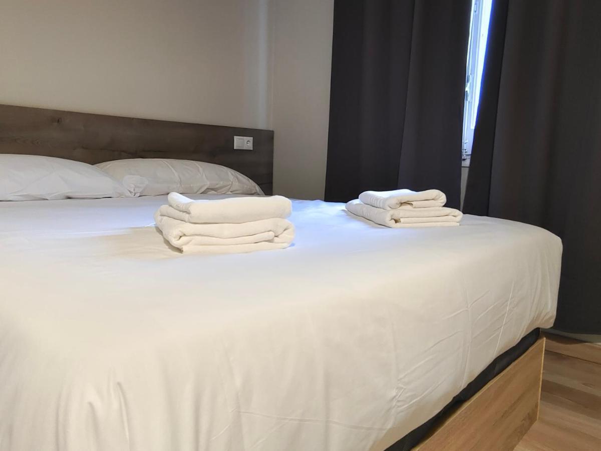 Hotel Mega Figueres Figueres  Zewnętrze zdjęcie