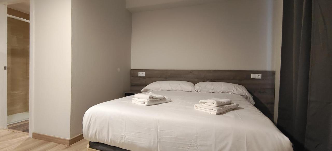 Hotel Mega Figueres Figueres  Zewnętrze zdjęcie