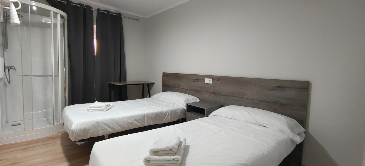 Hotel Mega Figueres Figueres  Zewnętrze zdjęcie